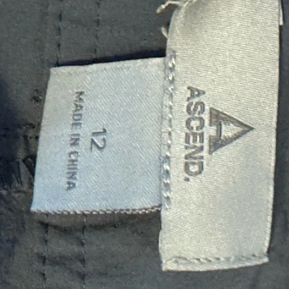 EUC Ascend Women's Dark Gray Straight Leg Utility Hiking Pants in Size 12 - Picture 4 of 4